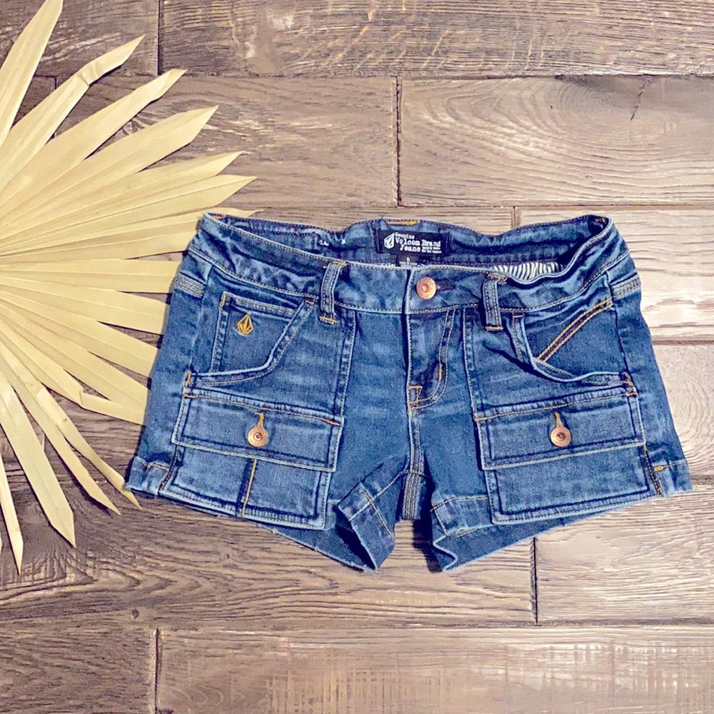 Volcom jean shorts size 5